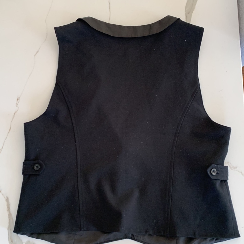 GAP Women's Black Satin-Trim Vest - Picture 2 of 8
